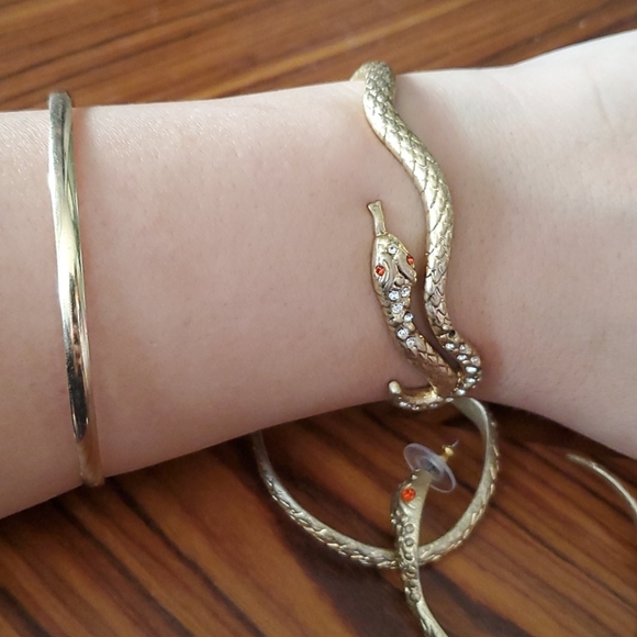 3 pc Gold serpent set 🐍 - Picture 1 of 7